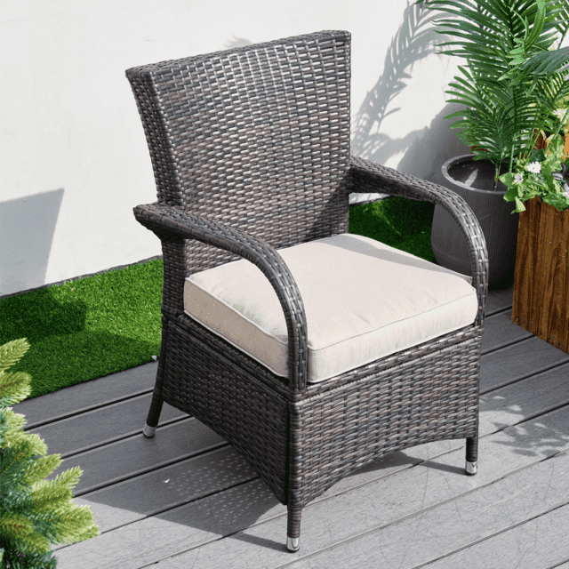 VI 202B Outdoor Rattan Armchair
