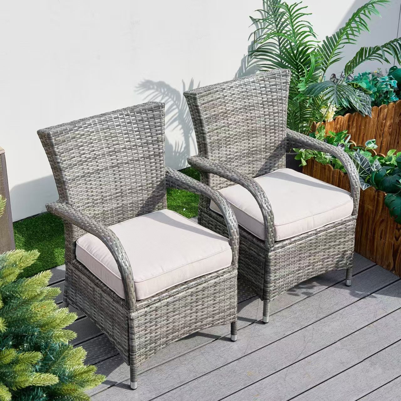VI 202G Outdoor Rattan Armchair